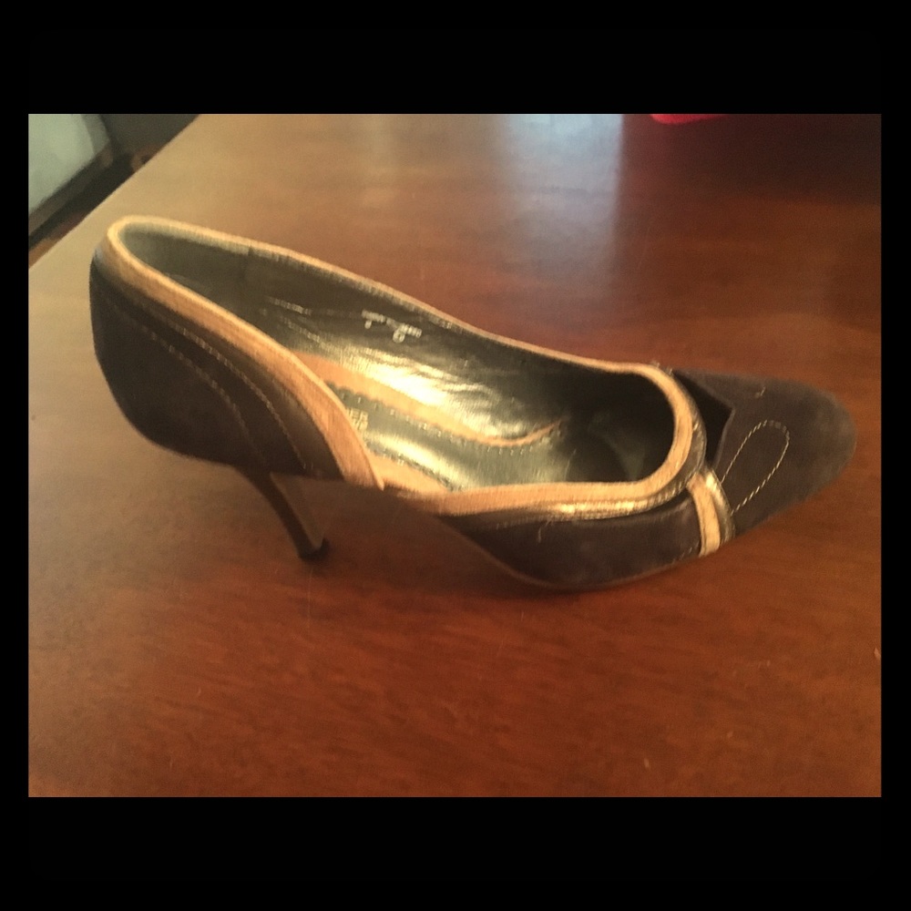 Donald J Pliner suede brown pumps. Only worn twice